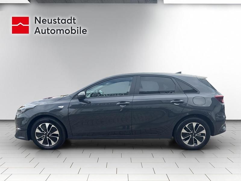 Novo Kia Ceed Silver 140 HP (102 kW) 2025 Cinzento Citadino