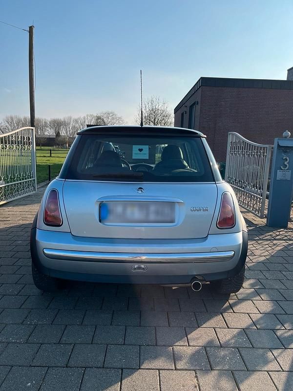 Usado Mini Cooper 116 HP (85 kW) 2003 Prateado Citadino