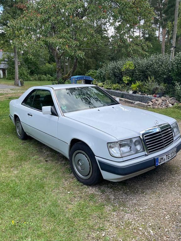 Weiß Gebraucht 1993 Mercedes 230 Coupé | 8.900 € - Bild 1/4