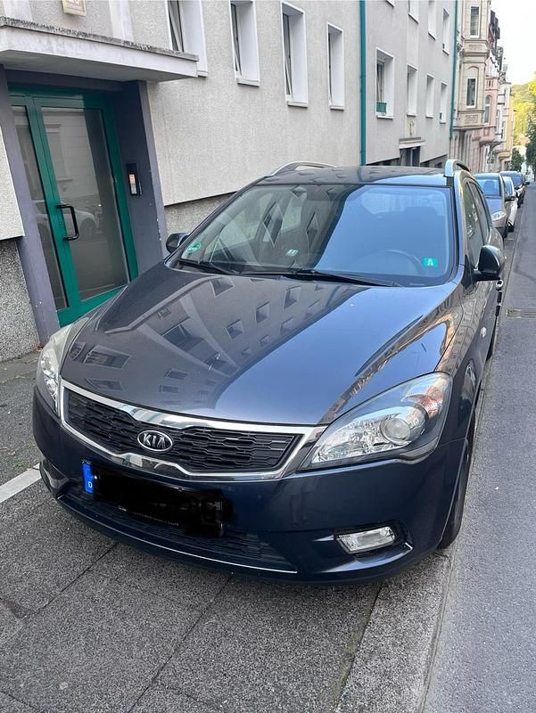 Schwarz Gebraucht 2010 Kia Ceed Kombi | 4.000 € - Bild 1/4