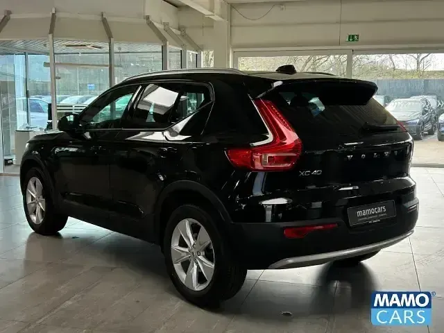 Gebraucht Volvo XC40 Core 163 PS (119 kW) 2025 Schwarz SUV