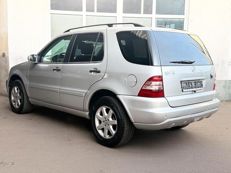 Gebraucht Mercedes ML270 120 PS (88 kW) 2004 Silber SUV
