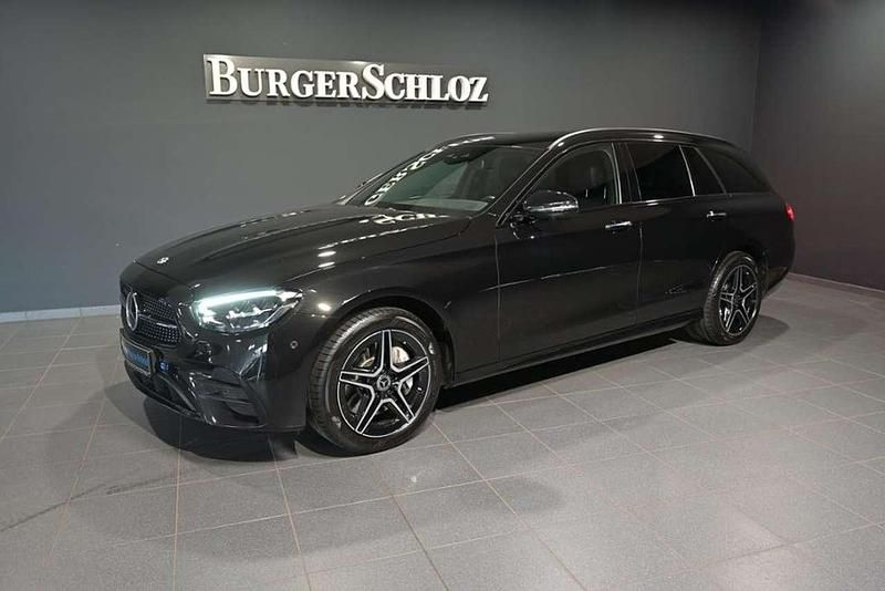 Gebraucht Mercedes E300 AMG 194 PS (142 kW) 2022 Metalliclack obsidianschwarz metallic Limousine