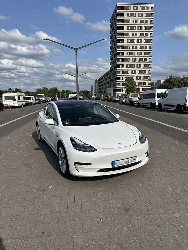 Weiß Gebraucht 2019 Tesla Model 3 Limousine | 20.000 € (Guter Preis) - Bild 1/4