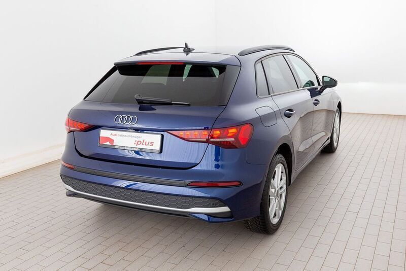 Gebraucht Audi A3 Advanced Plus 116 PS (85 kW) 2024 Navarrablau metallic Limousine