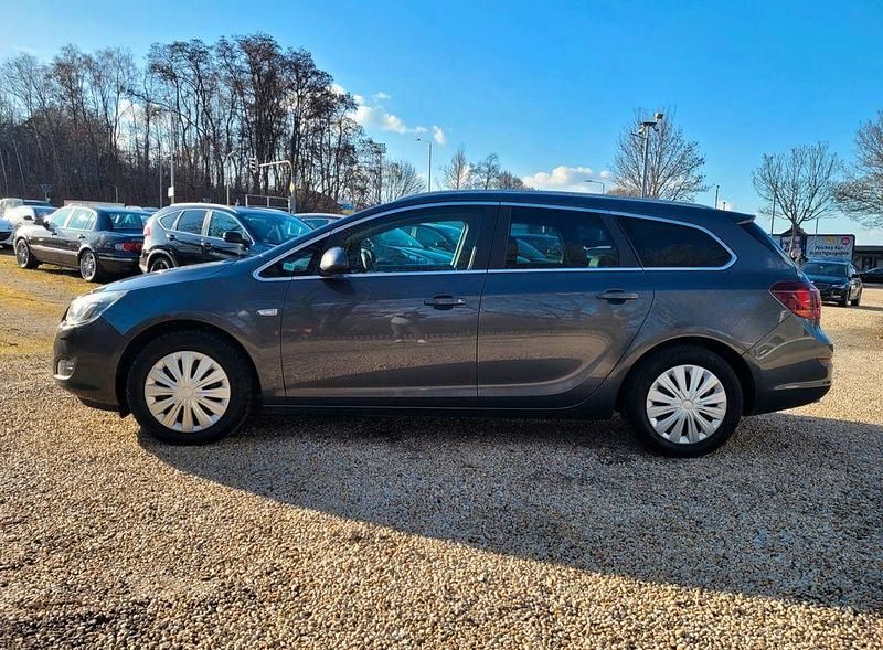 Gebraucht Opel Astra 165 PS (121 kW) 2012 Grau Kombi