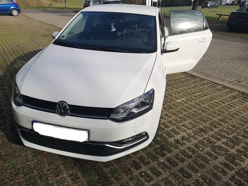 Gebraucht VW Polo LOUNGE 60 PS (44 kW) 2015 Weiß Kleinwagen