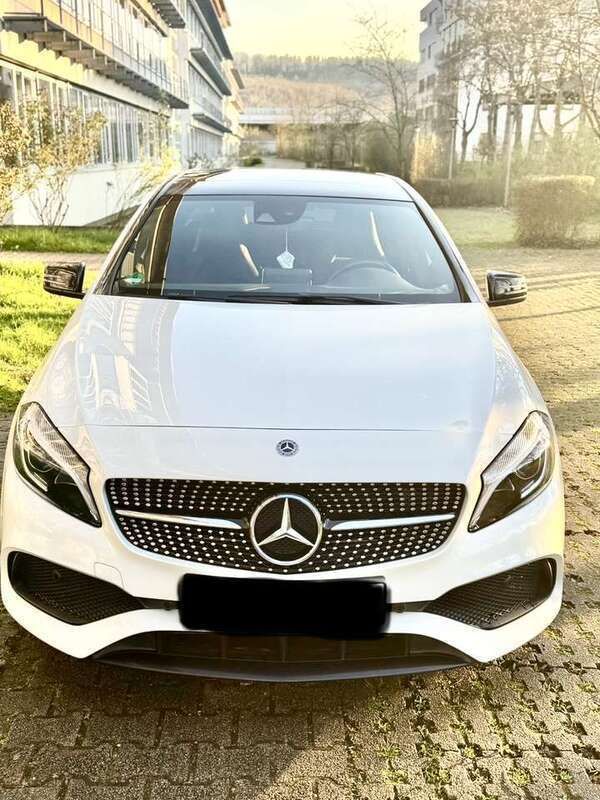 Weiß Gebraucht 2017 Mercedes A200 AMG line Limousine | 18.500 € (Teuer) - Bild 1/4