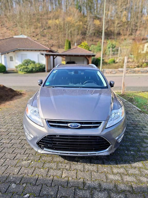 Gebraucht Ford Mondeo 140 PS (102 kW) 2013 Braun Limousine