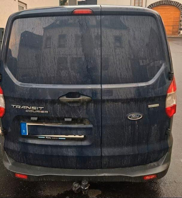 Second-hand Ford Transit 101 CP (74 kW) 2015 Albastru Hatchback