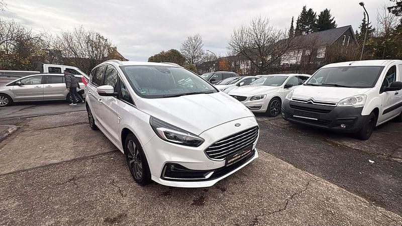Gebraucht Ford S-MAX Titanium 190 PS (139 kW) 2022 Frostweiß Van / Kleinbus