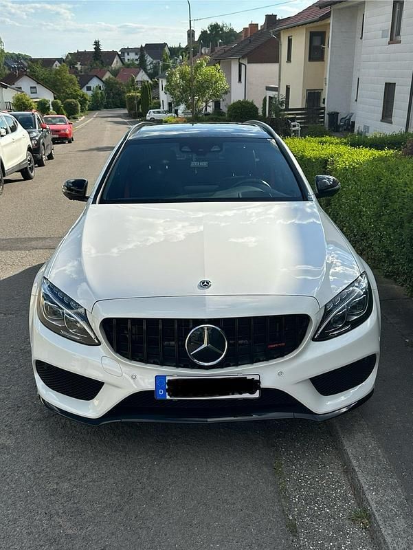 Weiß Gebraucht 2018 Mercedes C43 AMG AMG Kombi | 38.900 € (Teuer) - Bild 1/4