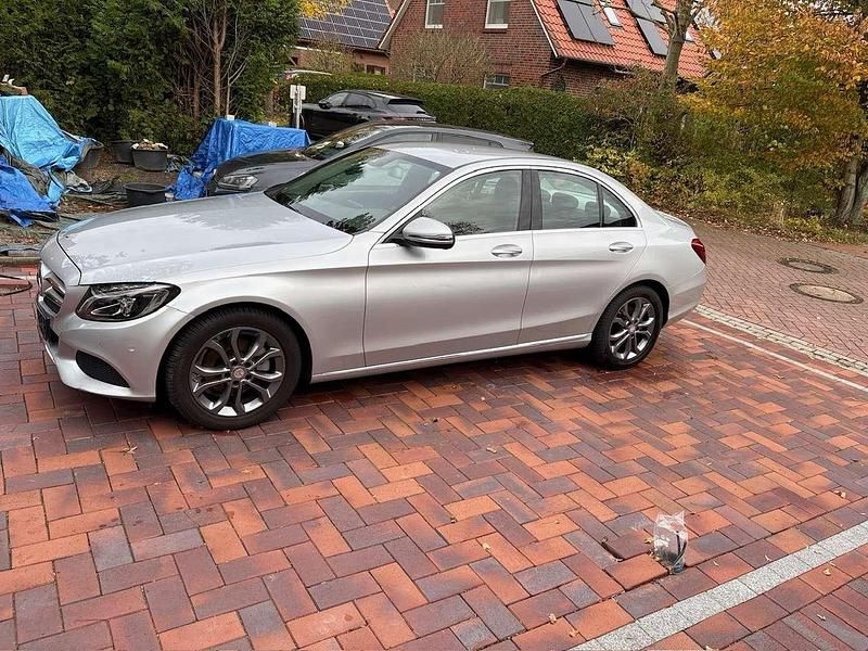 Gebraucht Mercedes C180 Avantgarde 156 PS (114 kW) 2016 Silber Limousine