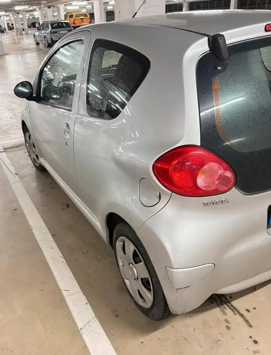 Gebraucht Toyota Aygo 68 PS (50 kW) 2008 Grau Kleinwagen