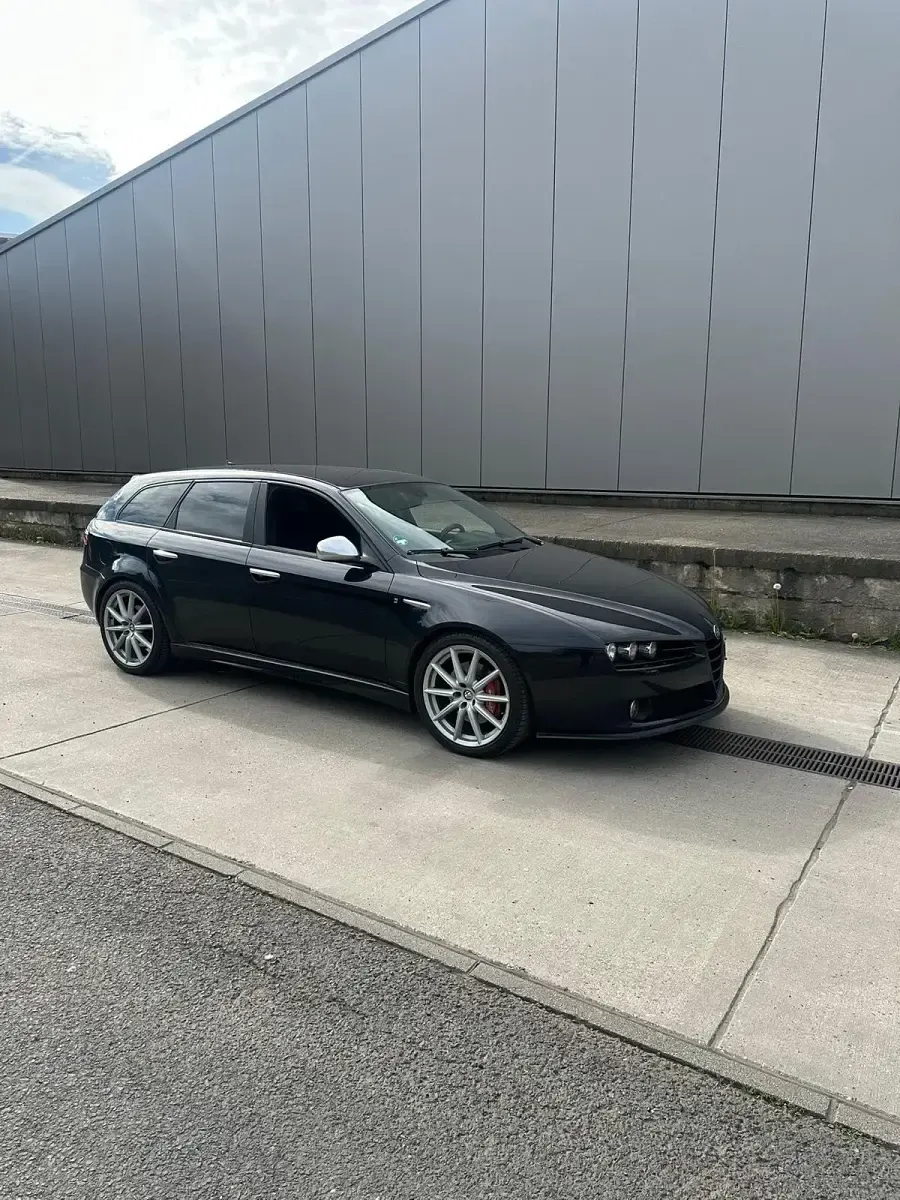 Second-hand Alfa Romeo 159 200 CP (147 kW) 2009 Negru Break