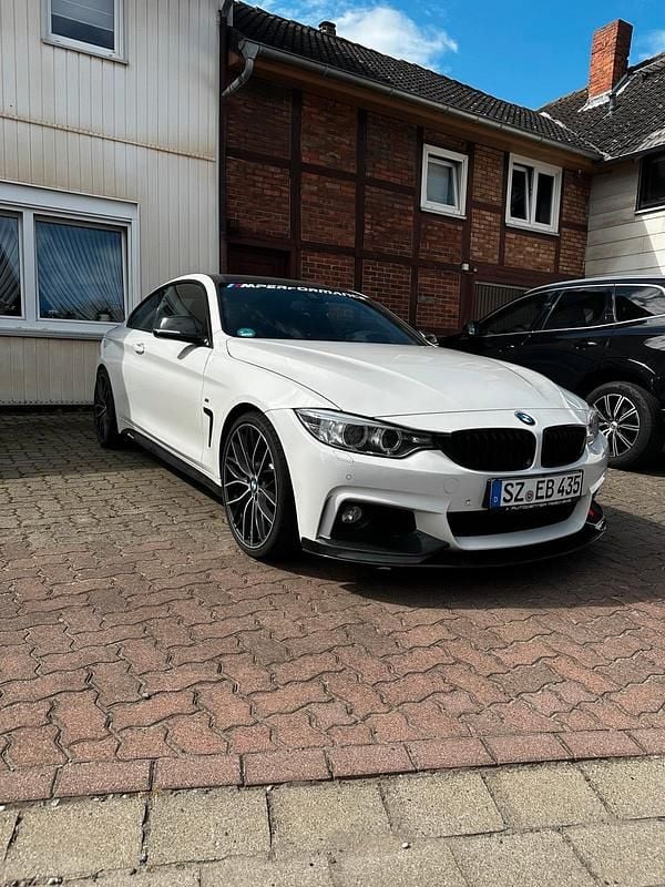 Weiß Gebraucht 2014 BMW 435 M Performance Coupé | 27.300 € (Fairer Preis) - Bild 1/4