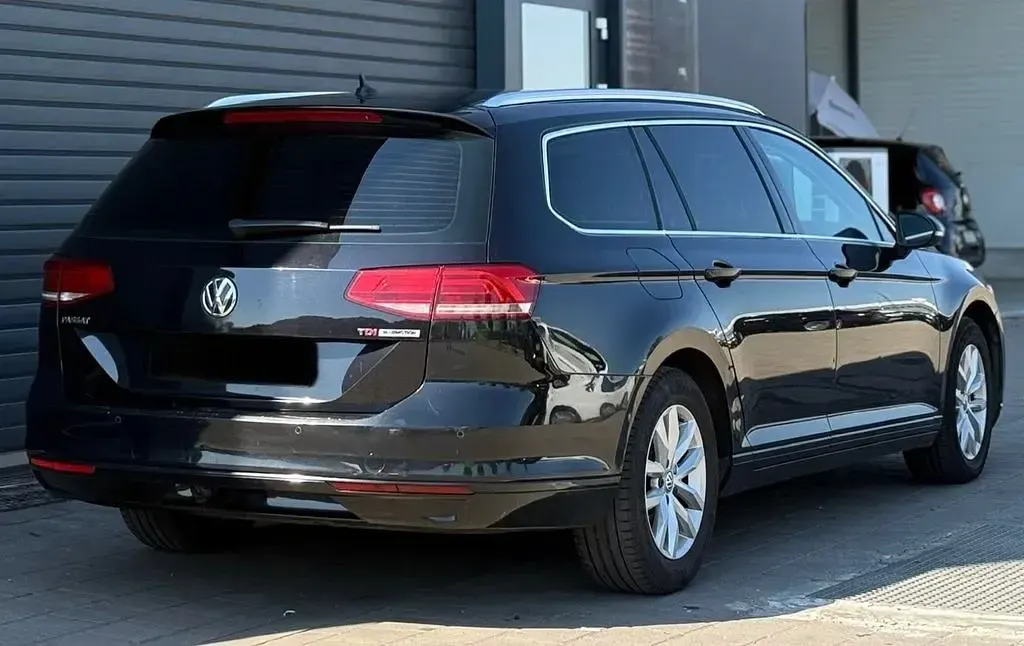 Gebraucht VW Passat Comfortline 120 PS (88 kW) 2017 Schwarz Kombi