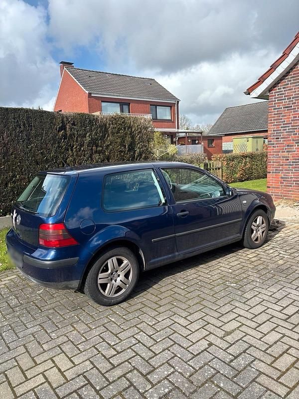 Gebraucht VW Golf IV 75 PS (55 kW) 2001 Blau Limousine