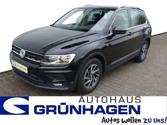 Deep black perleffekt Gebraucht 2018 VW Tiguan Comfortline SUV | 24.480 € (Fairer Preis) - Bild 1/4