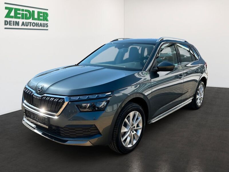 Grau Gebraucht 2020 Skoda Kamiq Style SUV | 22.450 € (Etwas zu teuer) - Bild 1/4
