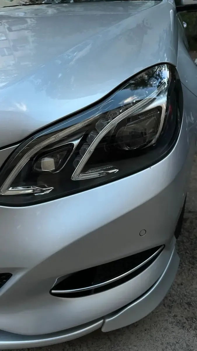 Gebraucht Mercedes E200 Avantgarde 184 PS (135 kW) 2015 Silber Limousine