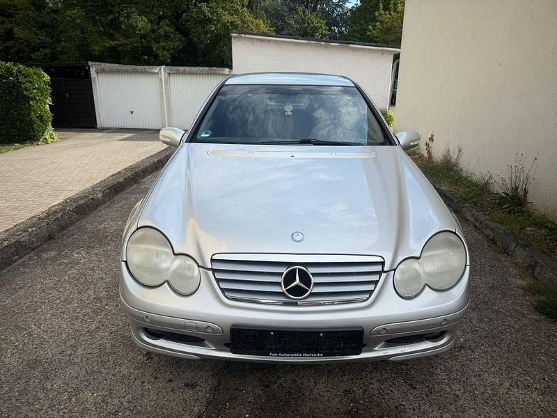 Gebraucht Mercedes C180 129 PS (94 kW) 2001 Grau Coupé