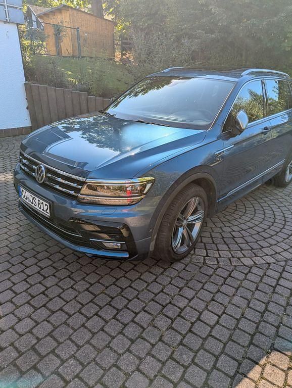 Gebraucht VW Tiguan Allspace R-line 200 PS (147 kW) 2021 Blau SUV