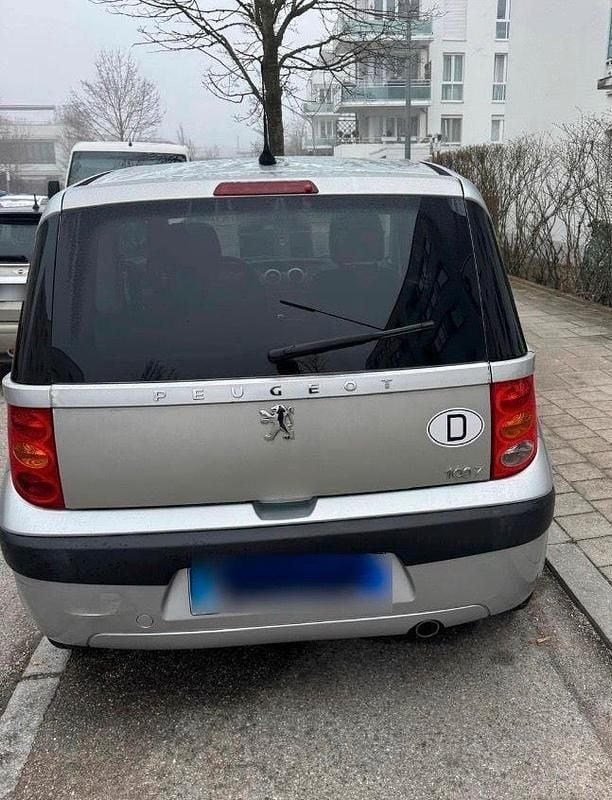 Gebraucht Peugeot 1007 88 PS (64 kW) 2007 Silber Van / Kleinbus