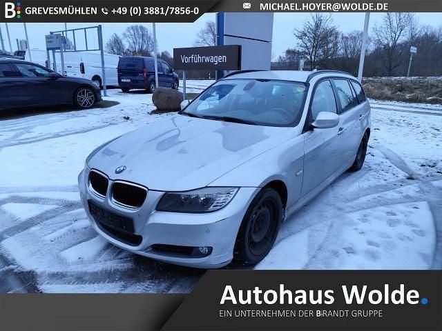 Gebraucht BMW 318 143 PS (105 kW) 2010 Silber Kombi