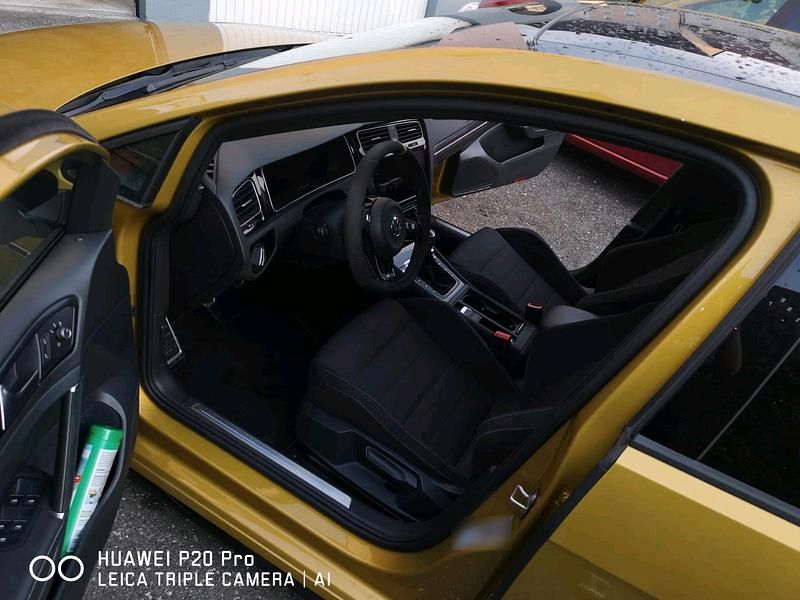 Gebraucht VW Golf VII R 310 PS (228 kW) 2017 Gold Limousine