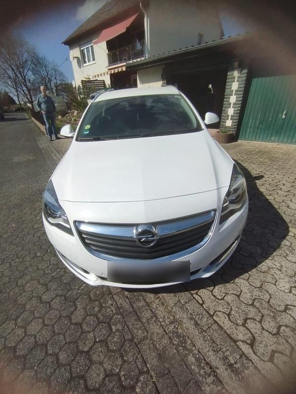 Gebraucht Opel Insignia 170 PS (125 kW) 2016 Weiß Kombi