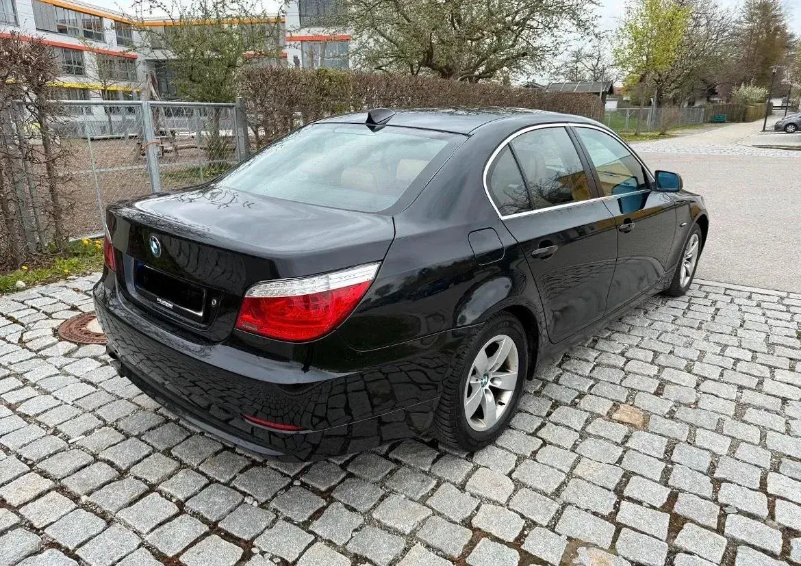 Używany BMW 520 163 KM (119 kW) 2008 Czarny Sedan/Limuzyna