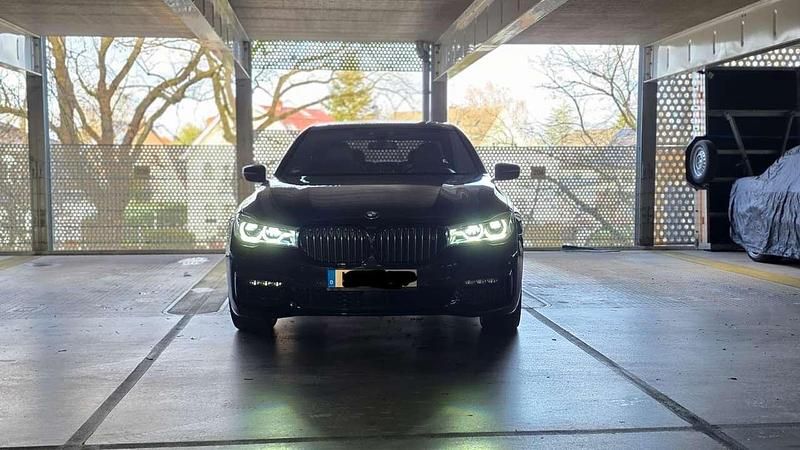 Schwarz Gebraucht 2019 BMW 750 Limousine | 55.600 € (Teuer) - Bild 1/4