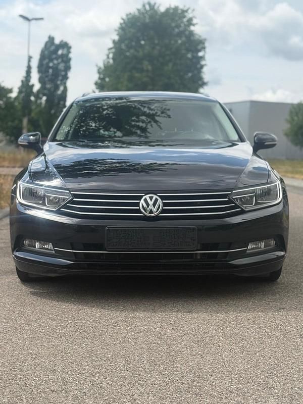 Gebraucht VW Passat Business 150 PS (110 kW) 2018 Schwarz Kombi