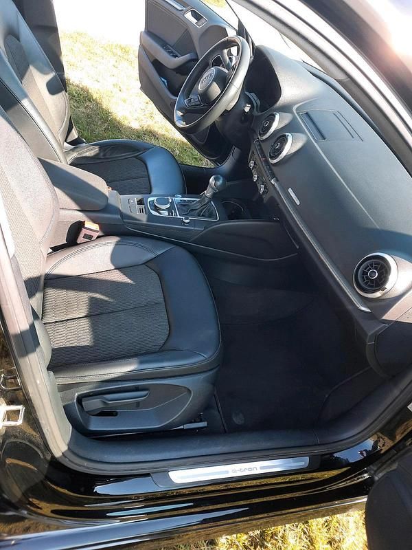 Gebraucht Audi A3 e-tron 250 PS (183 kW) 2018 Schwarz Kleinwagen