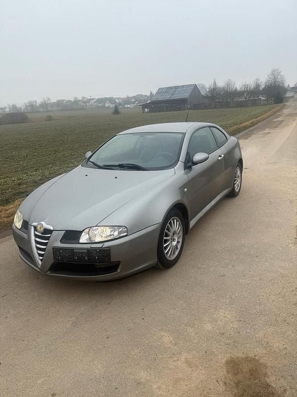 Andere farben Gebraucht 2004 Alfa Romeo GT Coupé | 2.300 € - Bild 1/4