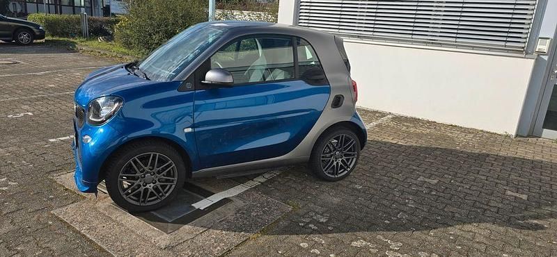 Blau Gebraucht 2019 Smart ForTwo Electric Drive Brabus Coupé | 12.000 € (Fairer Preis) - Bild 1/4