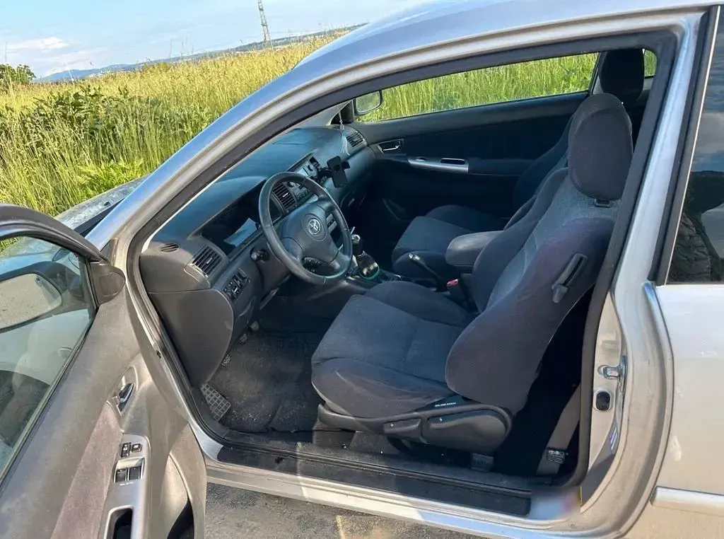 Gebraucht Toyota Corolla 110 PS (80 kW) 2002 Silber Limousine