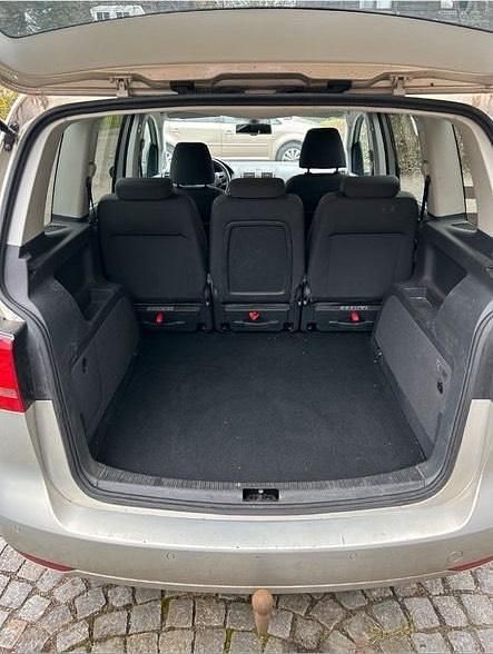 Gebraucht VW Touran 105 PS (77 kW) 2011 Silber Van / Kleinbus