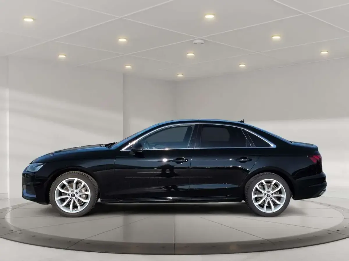 Gebraucht Audi A4 Advanced Plus 204 PS (150 kW) 2023 Brillantschwarz Limousine