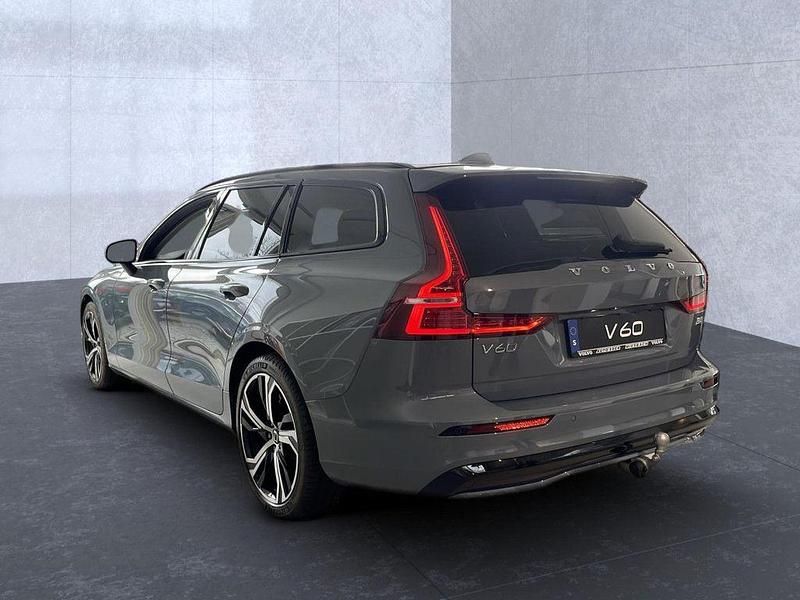 Gebraucht Volvo V60 Plus 197 PS (144 kW) 2024 Thunder greymetallic (metallic) Kombi