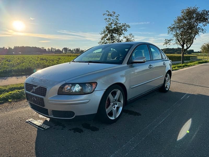 Grau Gebraucht 2004 Volvo S40 Limousine | 3.200 € (Guter Preis) - Bild 1/4