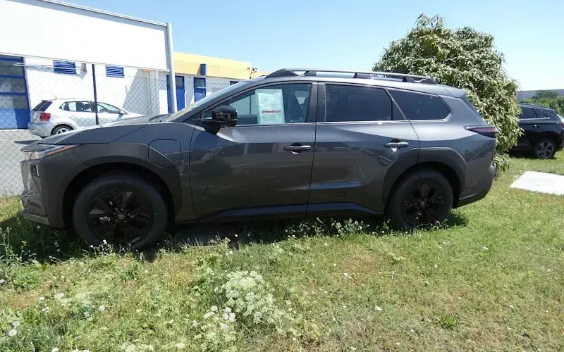 Neu Toyota bZ4X 164 kW (224 PS) 2026 Silber SUV