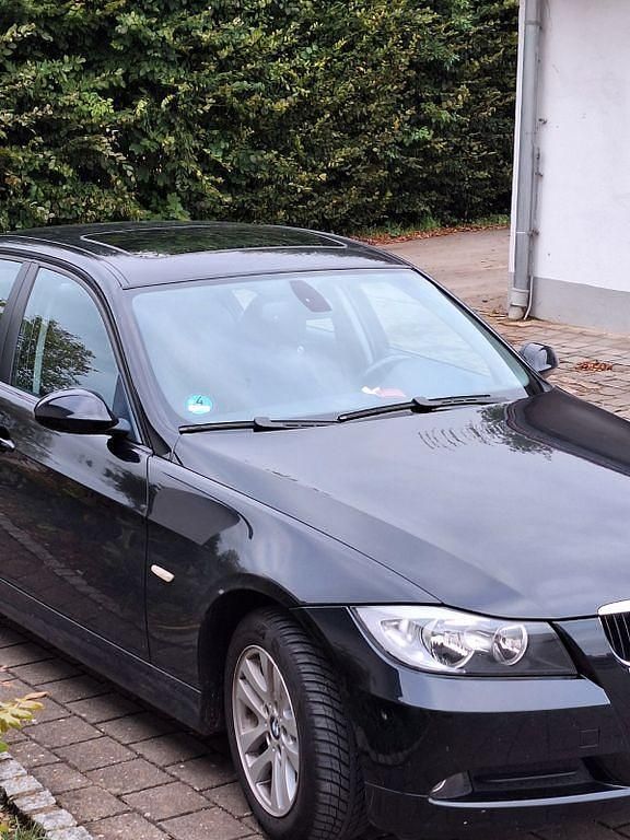 Schwarz Gebraucht 2006 BMW 318 Limousine | 3.300 € (Fairer Preis) - Bild 1/4