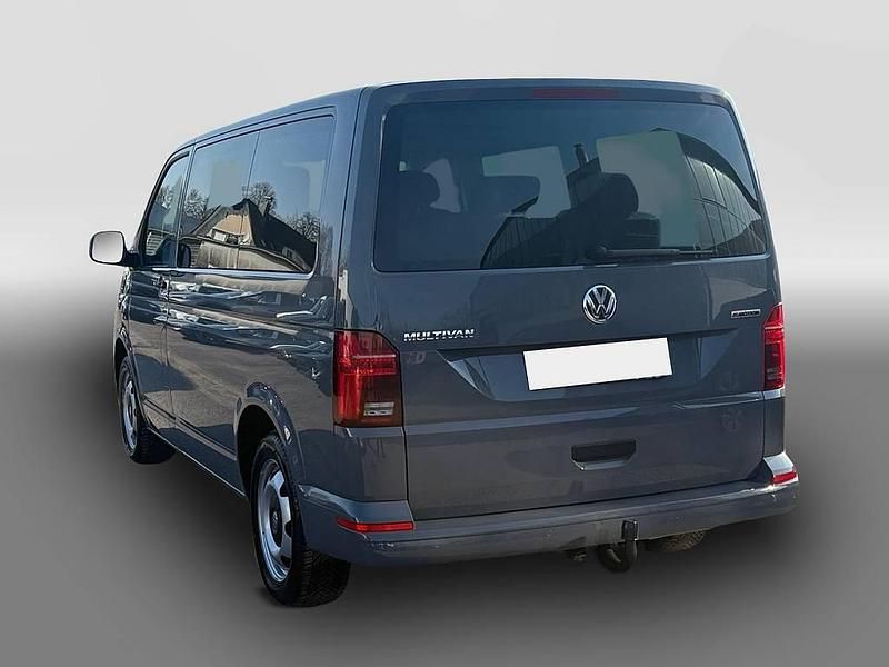 Usado VW Multivan Trendline 150 HP (110 kW) 2021 Cinzento Monovolume