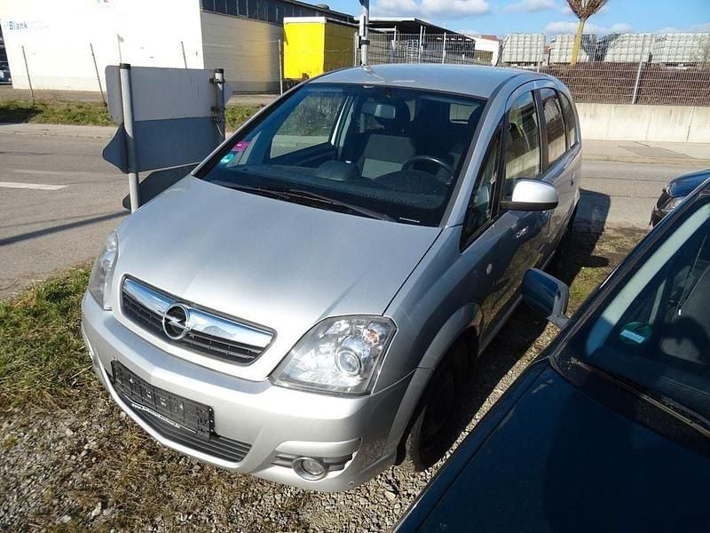 Gebraucht Opel Meriva Innovation 90 PS (66 kW) 2010 Silber Van / Kleinbus