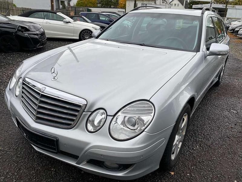 Iridiumsilber metalliclack (metallic) Gebraucht 2008 Mercedes E200 Kombi | 4.990 € (Guter Preis) - Bild 1/4
