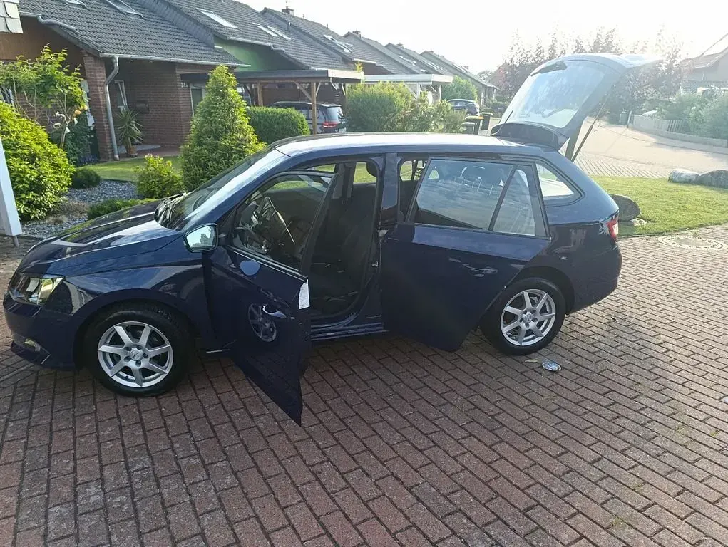 Gebraucht Skoda Fabia Cool Edition 75 PS (55 kW) 2017 Blau Limousine