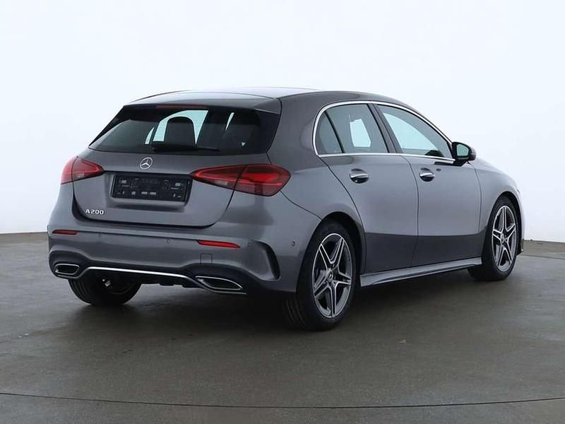 Gebraucht Mercedes A200 Advanced Plus 163 PS (119 kW) 2024 lack mountaingrau Limousine