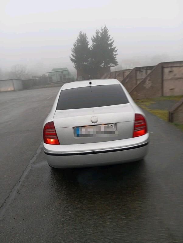 Gebraucht Skoda Superb 163 PS (119 kW) 2006 Grau Limousine